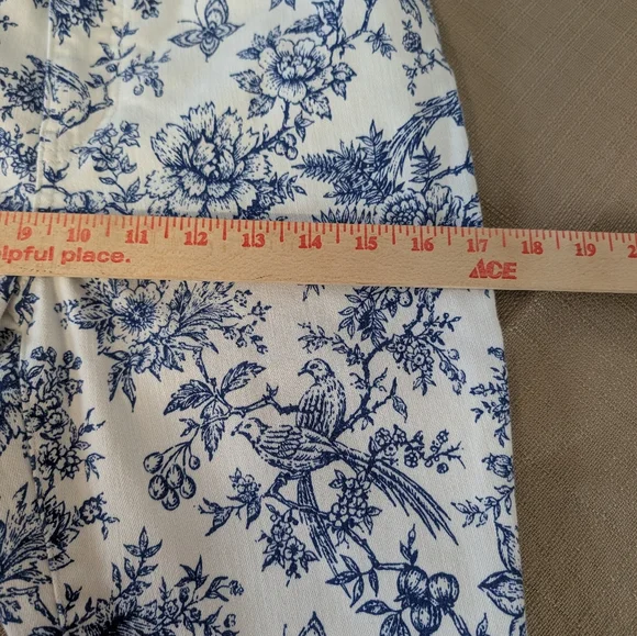 Talbots Size 4 Petite Slim Fit Blue Ankle White Floral Toile Print Skinny Jeans - Picture 6 of 8